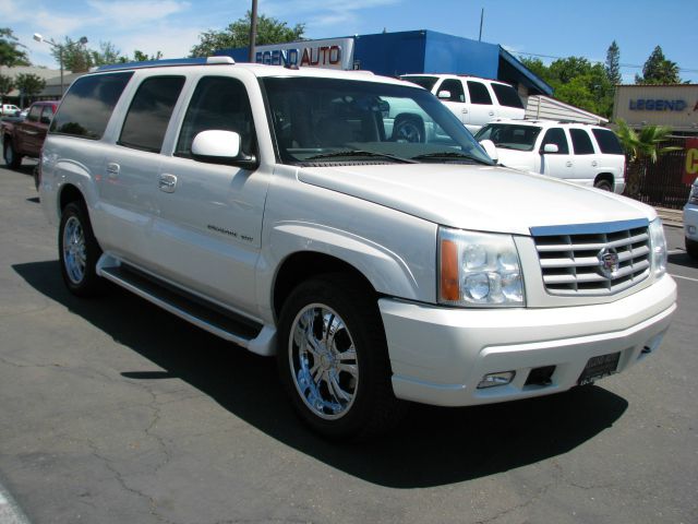 2003 Cadillac Escalade ESV SR5 Sport Utility 4D