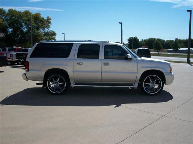 2004 Cadillac Escalade ESV SR5 Double CAB 4X4 V6