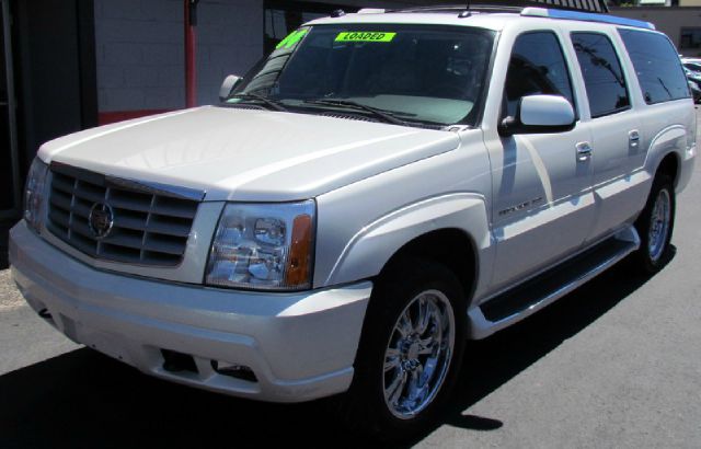 2004 Cadillac Escalade ESV SR5 Sport Utility 4D