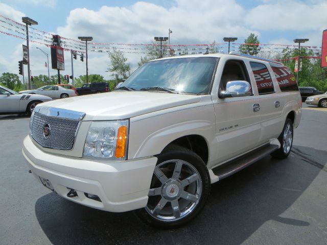 2004 Cadillac Escalade ESV 323ci