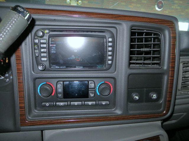 2004 Cadillac Escalade ESV 323ci