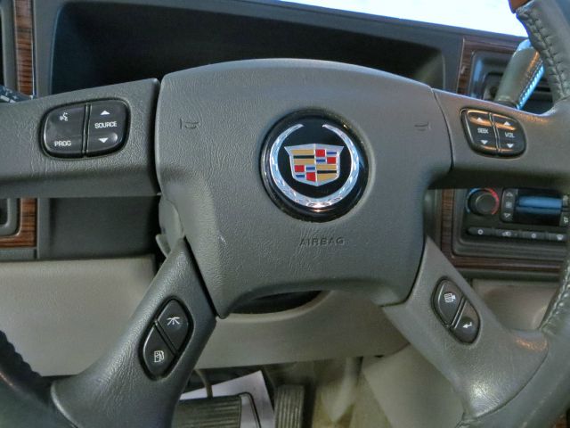 2004 Cadillac Escalade ESV 323ci