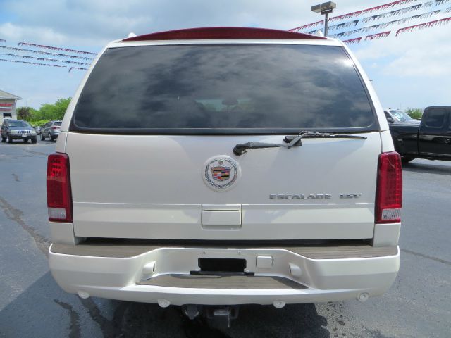 2004 Cadillac Escalade ESV 323ci