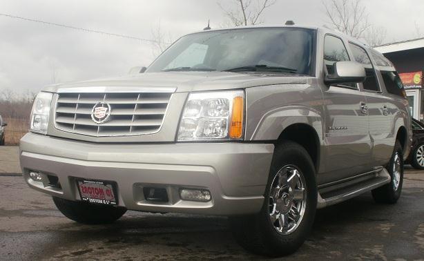 2004 Cadillac Escalade ESV Base