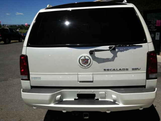 2004 Cadillac Escalade ESV Base