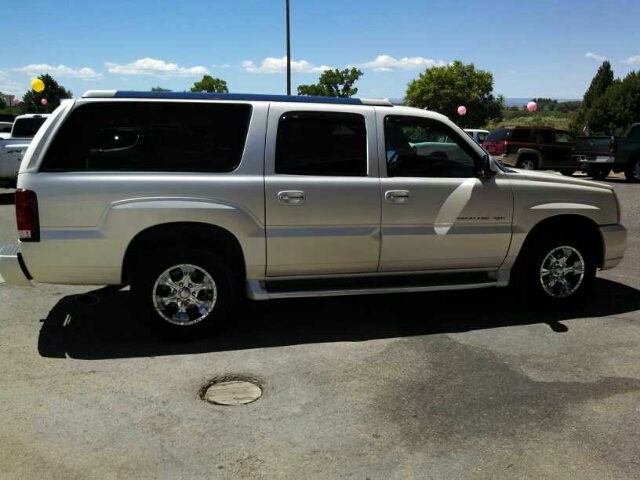 2004 Cadillac Escalade ESV Base