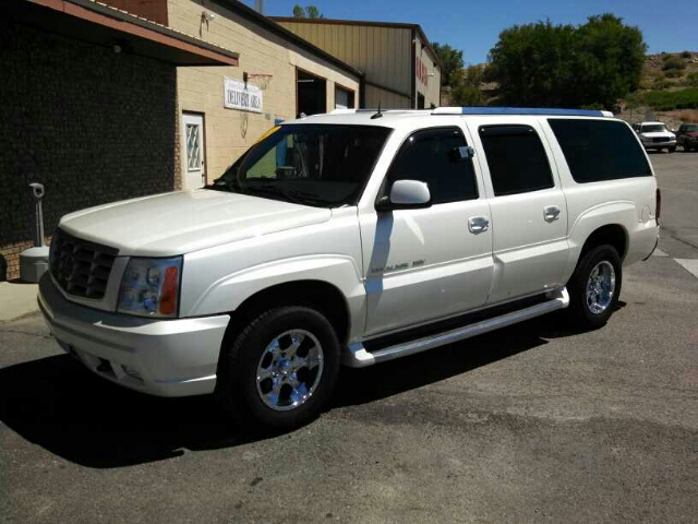 2004 Cadillac Escalade ESV Base