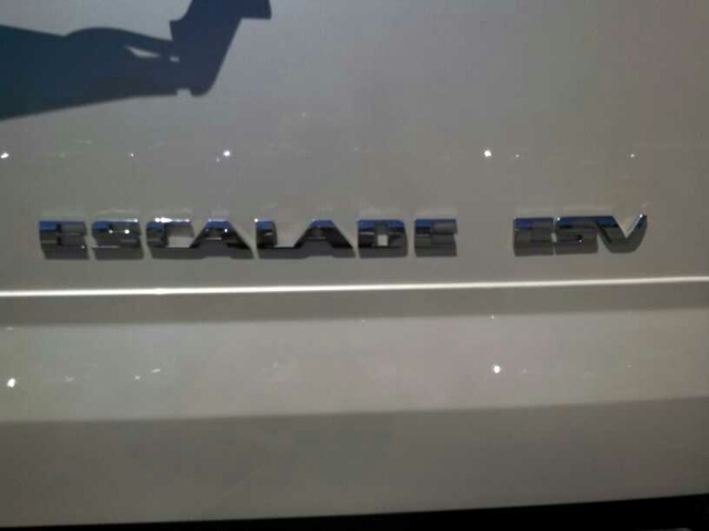 2004 Cadillac Escalade ESV Base