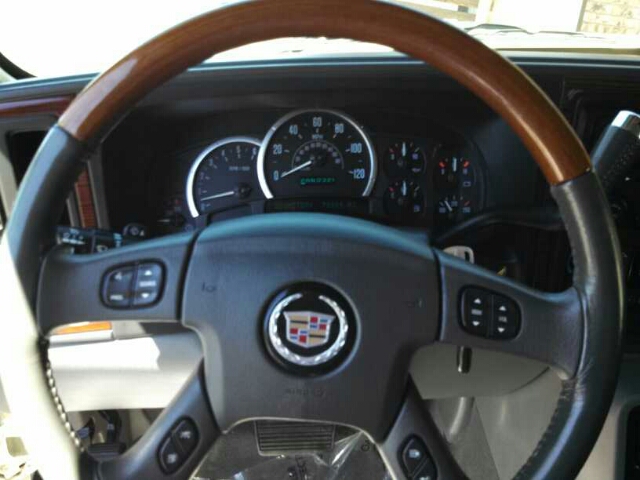 2004 Cadillac Escalade ESV Base