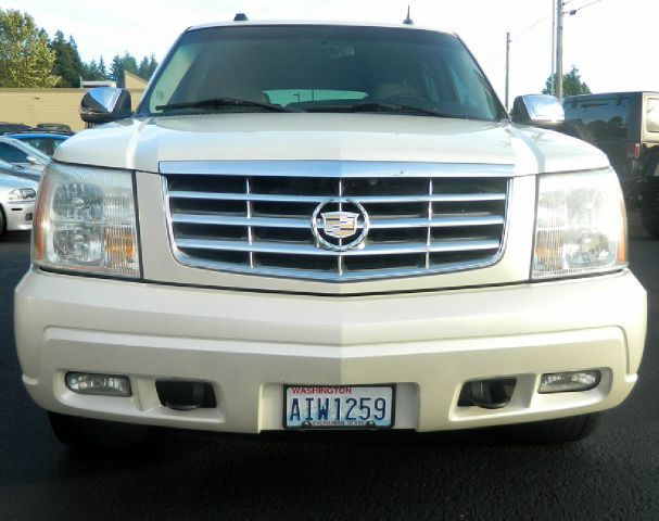 2004 Cadillac Escalade ESV 323ci