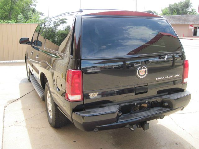 2004 Cadillac Escalade ESV SR5 Sport Utility 4D