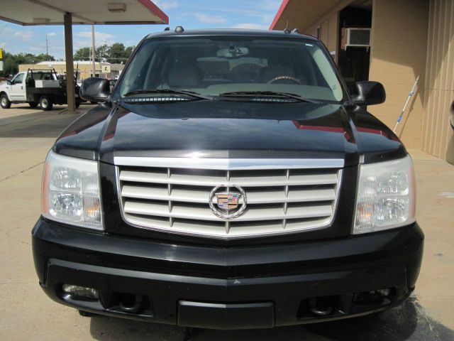 2004 Cadillac Escalade ESV SR5 Sport Utility 4D