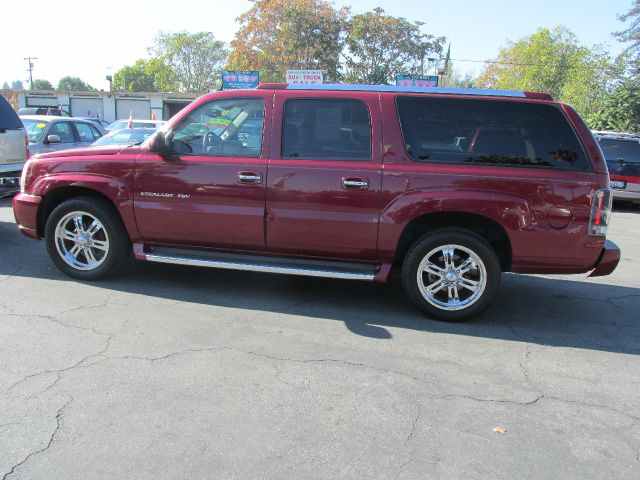 2004 Cadillac Escalade ESV 323ci