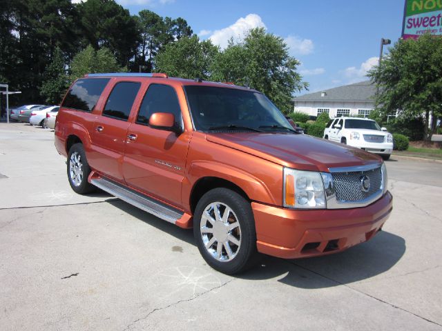 2004 Cadillac Escalade ESV 323ci