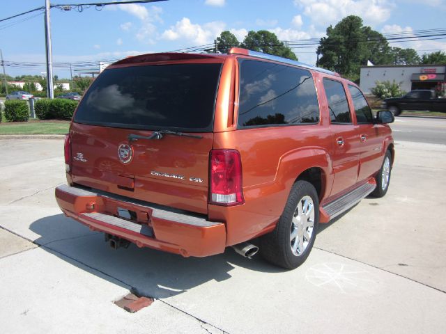 2004 Cadillac Escalade ESV 323ci