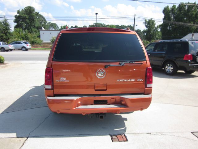 2004 Cadillac Escalade ESV 323ci