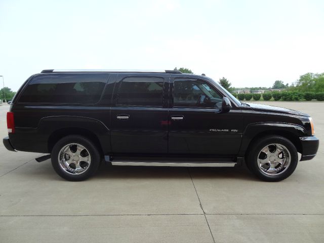 2005 Cadillac Escalade ESV 323ci