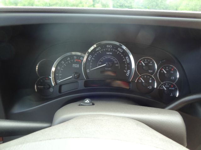 2005 Cadillac Escalade ESV 323ci