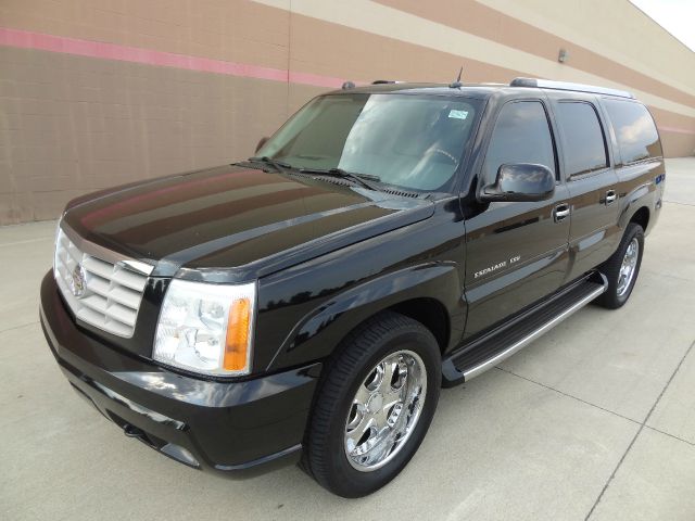 2005 Cadillac Escalade ESV 323ci