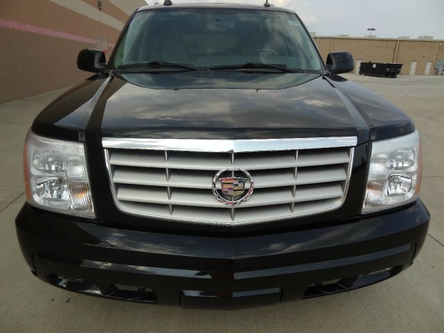 2005 Cadillac Escalade ESV 323ci