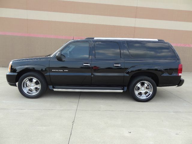 2005 Cadillac Escalade ESV 323ci