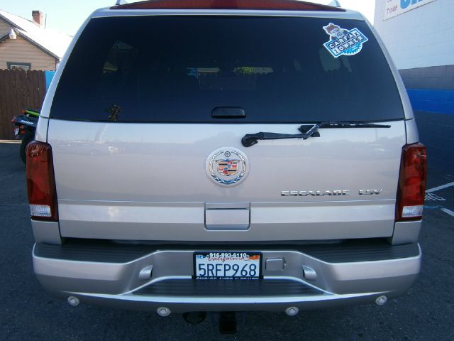 2005 Cadillac Escalade ESV SR5 Sport Utility 4D