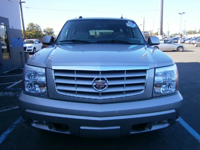 2005 Cadillac Escalade ESV SR5 Sport Utility 4D