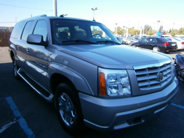 2005 Cadillac Escalade ESV SR5 Sport Utility 4D