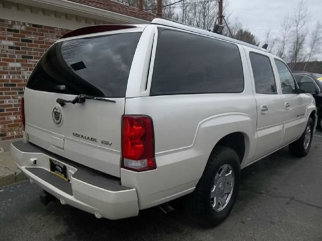 2005 Cadillac Escalade ESV SR5 Sport Utility 4D