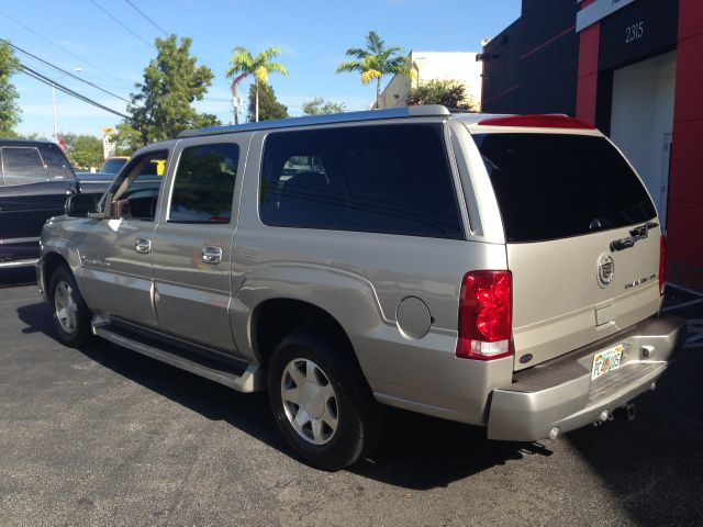 2005 Cadillac Escalade ESV SR5 Sport Utility 4D