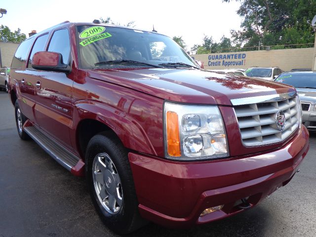 2005 Cadillac Escalade ESV SR5 Sport Utility 4D