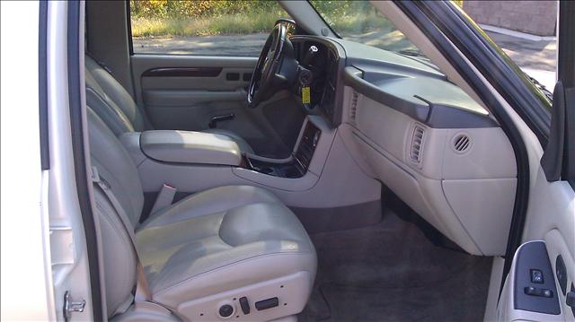 2005 Cadillac Escalade ESV Unknown