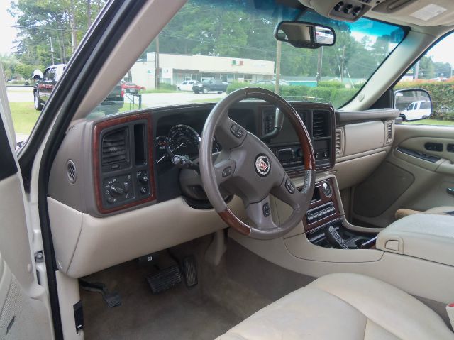 2005 Cadillac Escalade ESV SR5 Sport Utility 4D