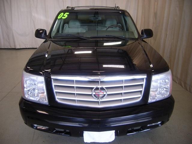 2005 Cadillac Escalade ESV Base