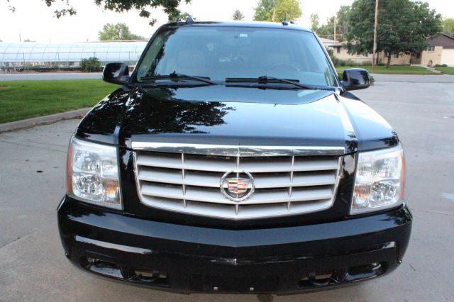 2005 Cadillac Escalade ESV SR5 Sport Utility 4D