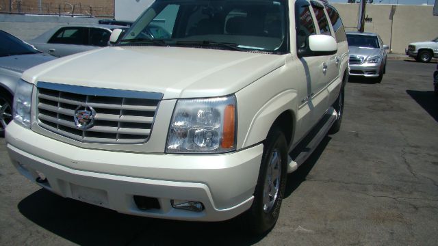 2005 Cadillac Escalade ESV SR5 Sport Utility 4D