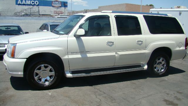 2005 Cadillac Escalade ESV SR5 Sport Utility 4D