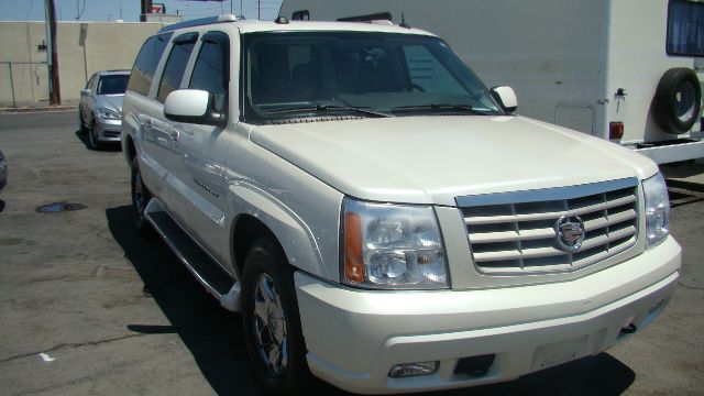 2005 Cadillac Escalade ESV SR5 Sport Utility 4D