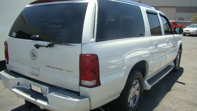 2005 Cadillac Escalade ESV SR5 Sport Utility 4D