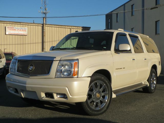 2005 Cadillac Escalade ESV 323ci