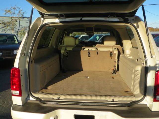 2005 Cadillac Escalade ESV 323ci