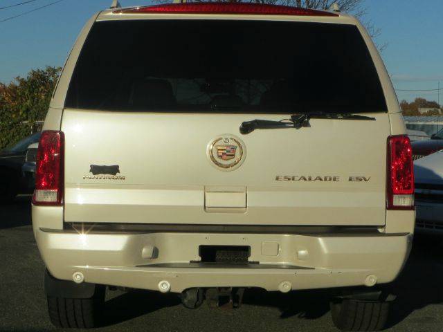 2005 Cadillac Escalade ESV 323ci