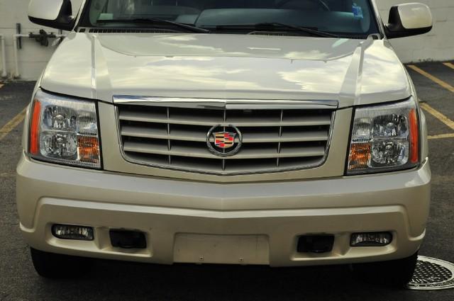 2005 Cadillac Escalade ESV SR5 Sport Utility 4D