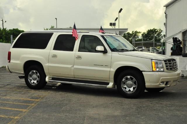 2005 Cadillac Escalade ESV SR5 Sport Utility 4D