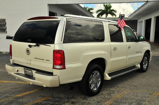 2005 Cadillac Escalade ESV SR5 Sport Utility 4D