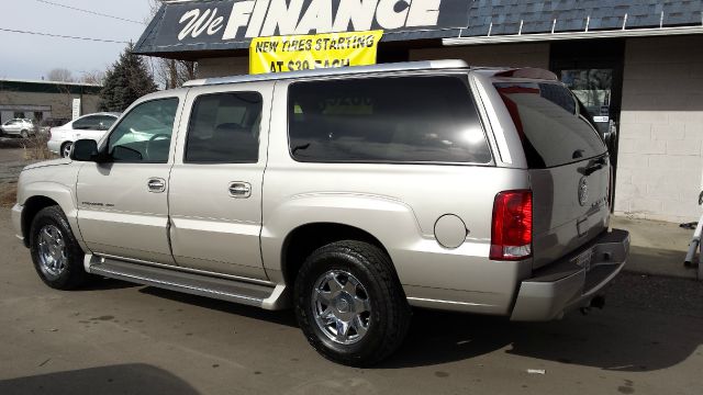 2005 Cadillac Escalade ESV SR5 Sport Utility 4D