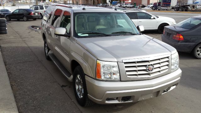 2005 Cadillac Escalade ESV SR5 Sport Utility 4D