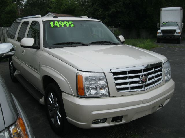 2005 Cadillac Escalade ESV 323ci