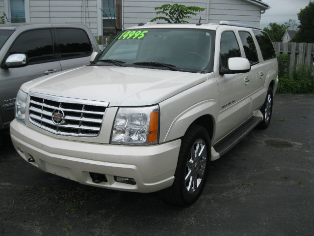 2005 Cadillac Escalade ESV 323ci