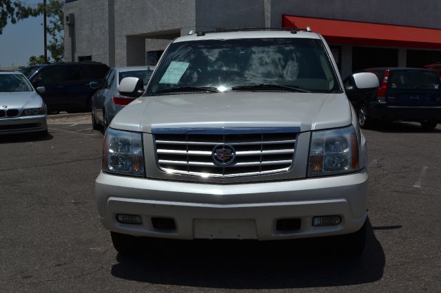 2005 Cadillac Escalade ESV SR5 Sport Utility 4D